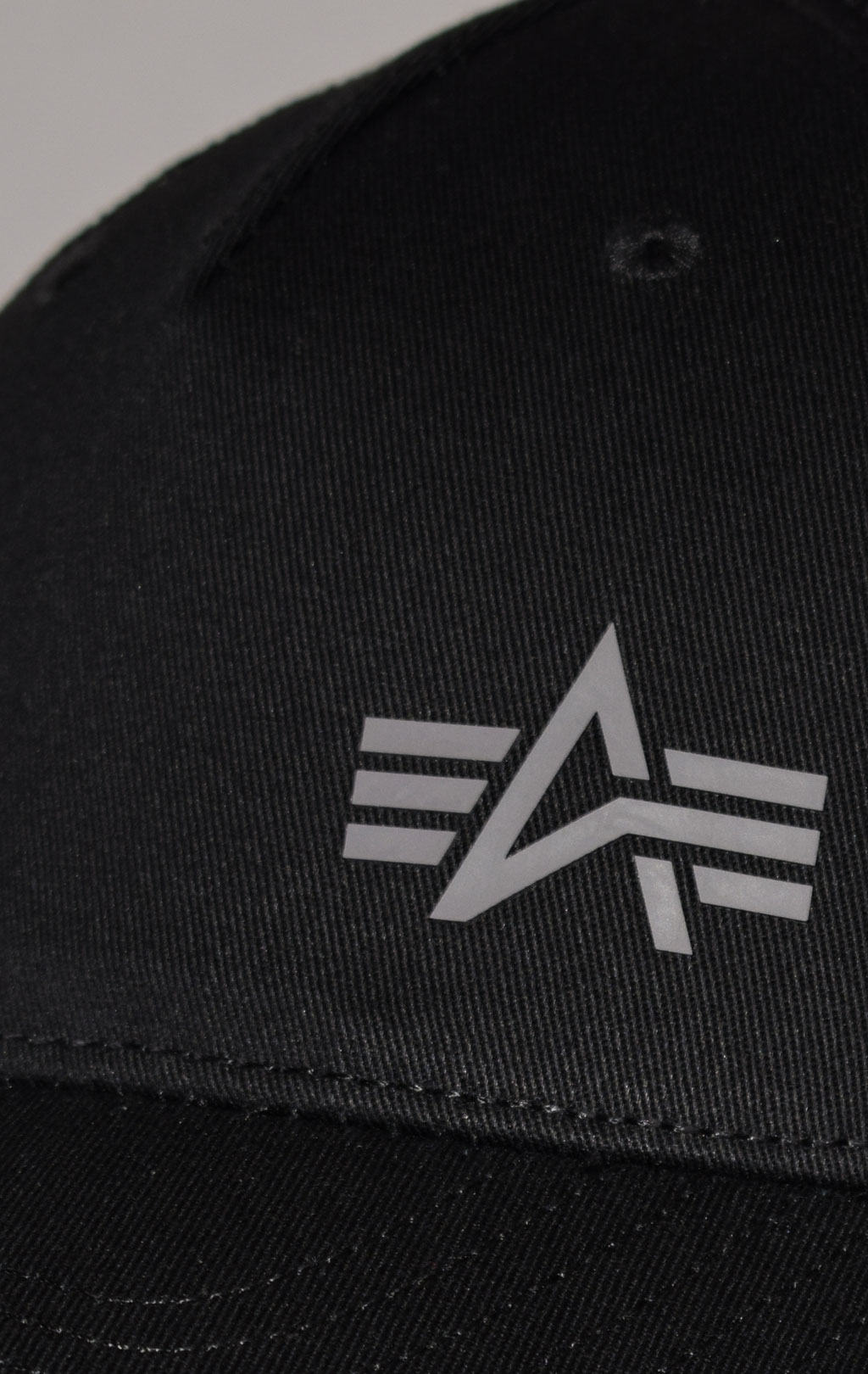 Бейсболка ALPHA INDUSTRIES TRUCKER CAP SMALL LOGO black 