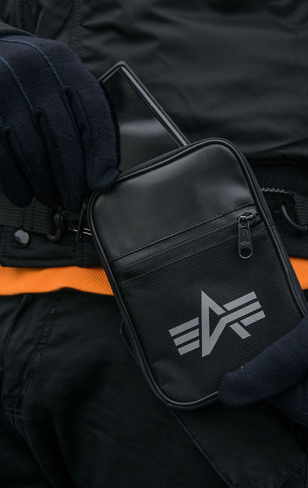 Сумка ALPHA INDUSTRIES UTILITY BAG REFLECTIVE black 