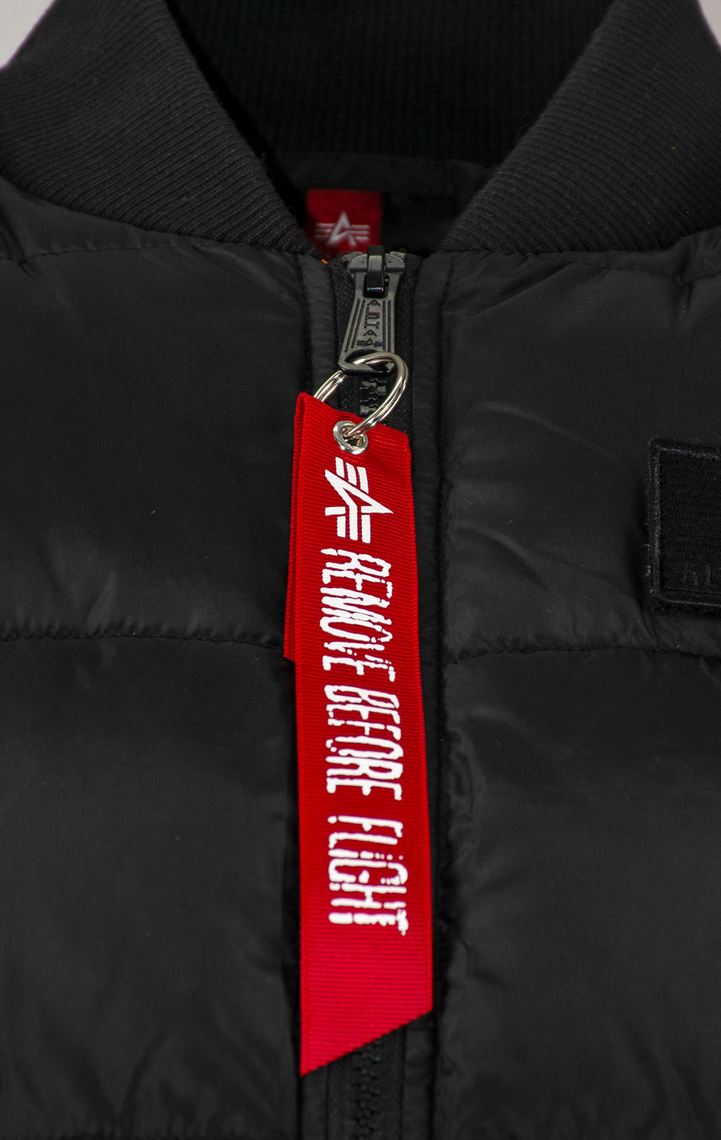 Жилет ALPHA INDUSTRIES PUFFER VEST LW black 