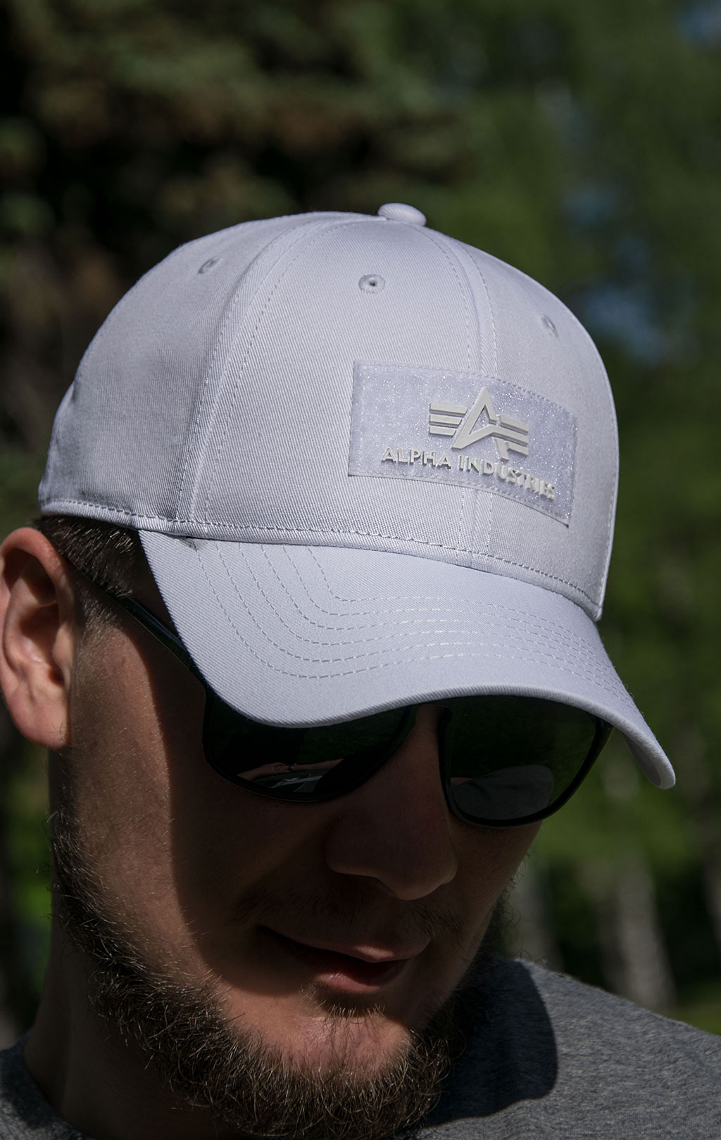 Бейсболка ALPHA INDUSTRIES VELCRO CAP white 