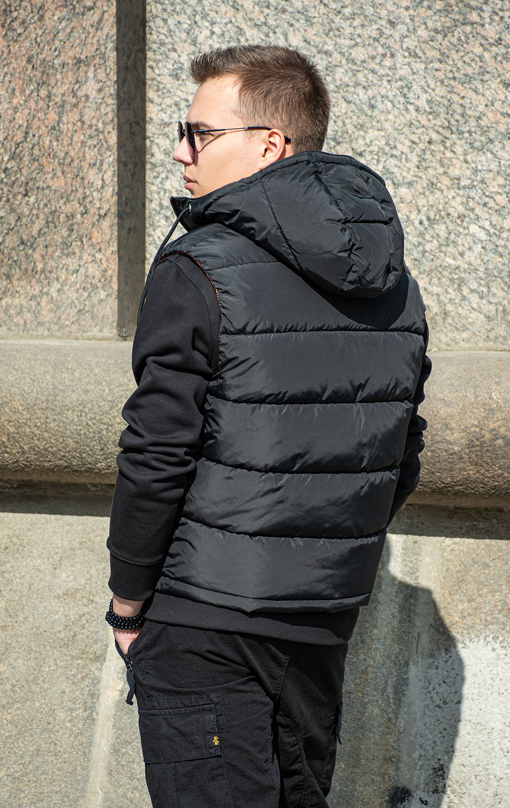 Жилет ALPHA INDUSTRIES HOODED PUFFER VEST FD black 