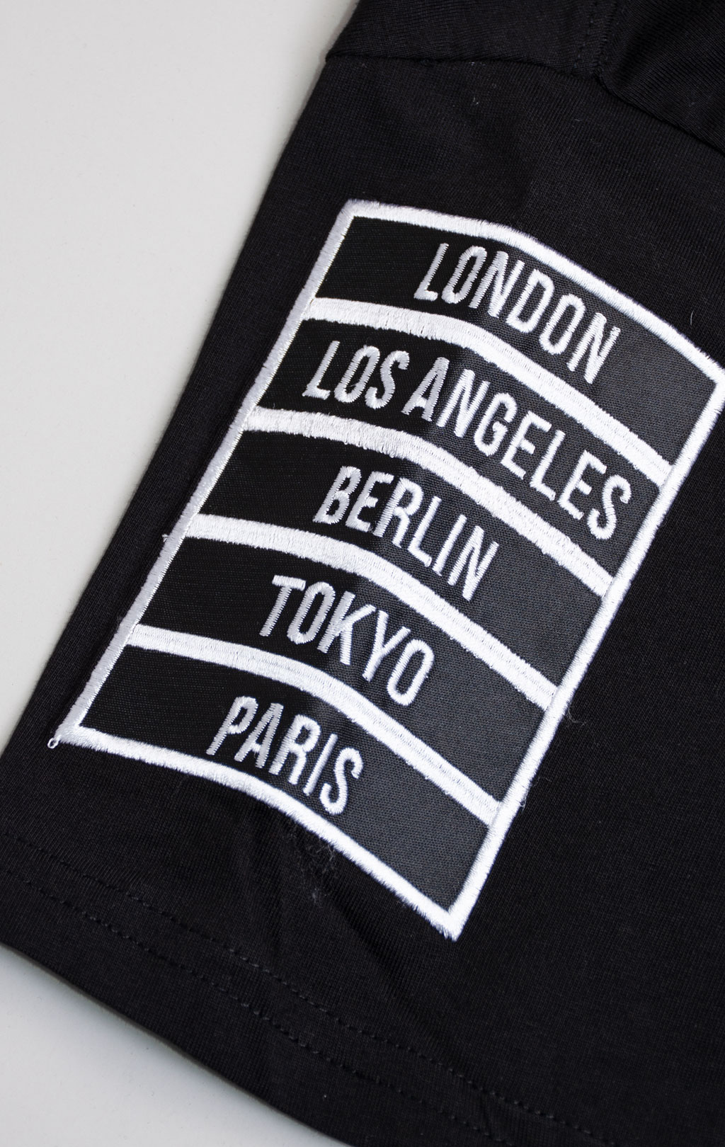 Футболка ALPHA INDUSTRIES REBEL T black 