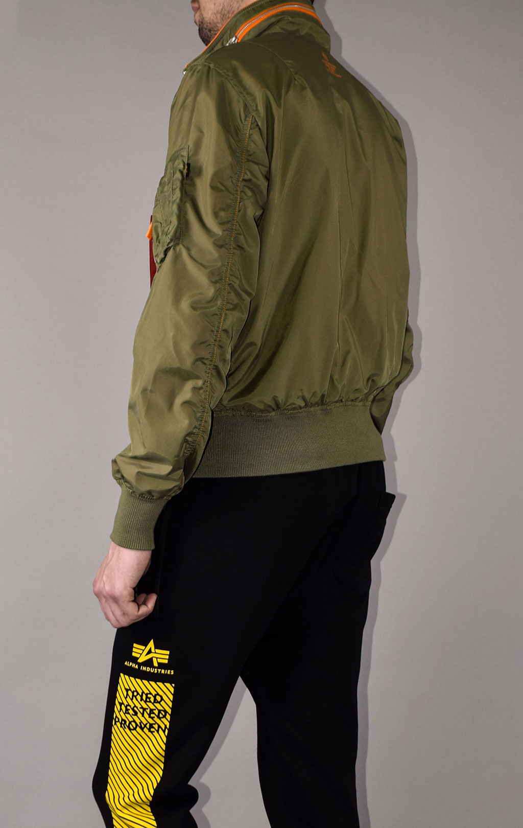 Ветровка ALPHA INDUSTRIES WING olive 