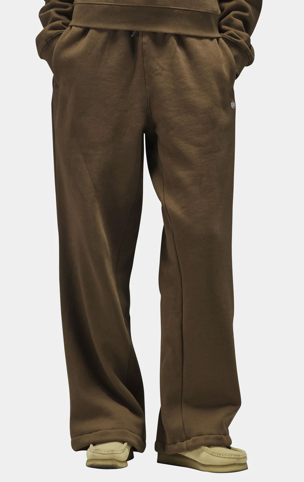 Брюки спортивные джоггеры ALPHA INDUSTRIES ESSENTIAL SWEATPANTS FW 25/26 espresso 