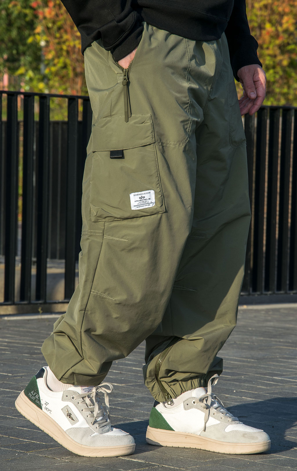 Брюки-карго парашюты ALPHA INDUSTRIES UTILITY JOGGER FW 23/24 утеплённые OG-107 green 