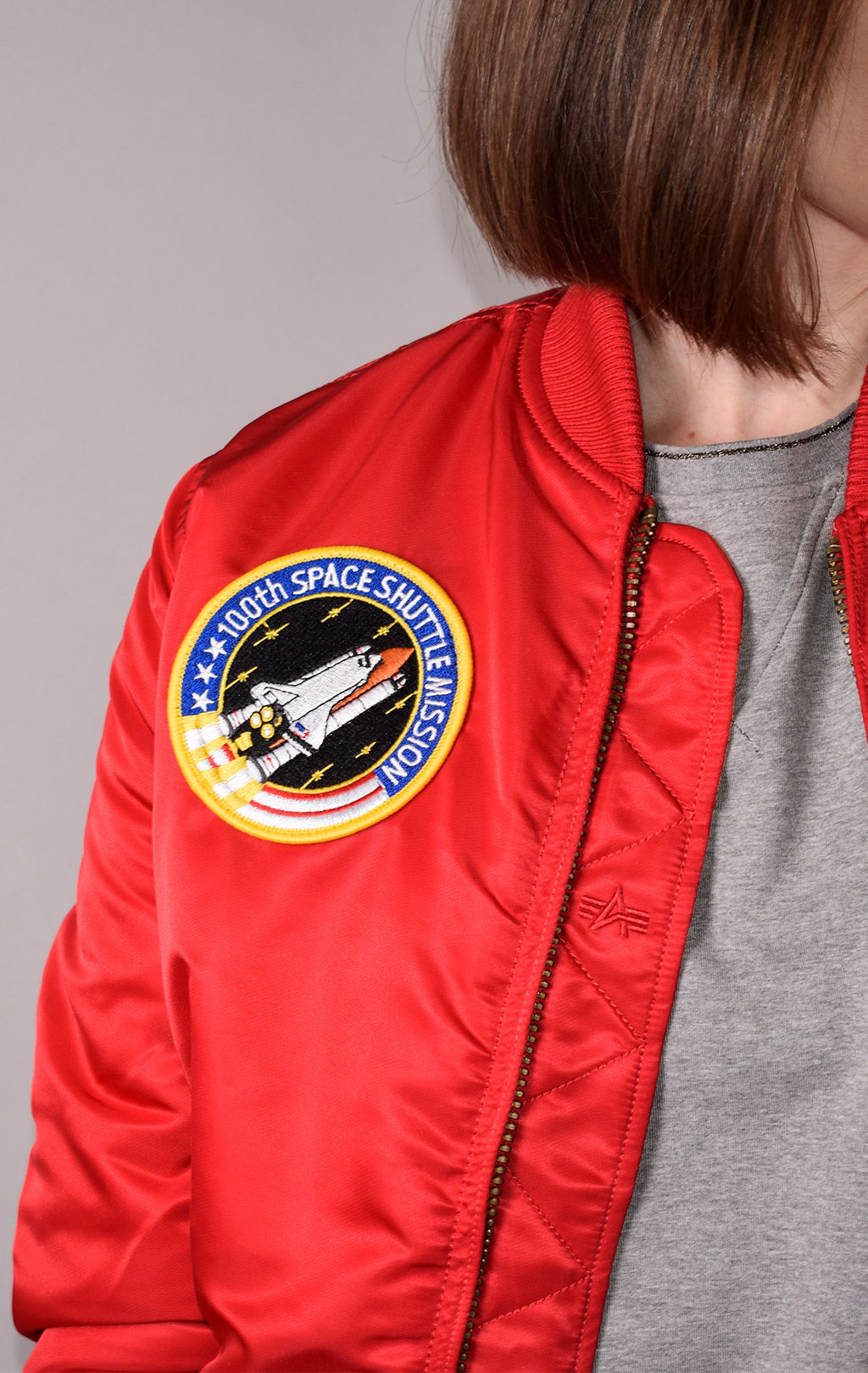 Женская куртка-бомбер лётная ALPHA INDUSTRIES VF NASA MA-1 speed red 