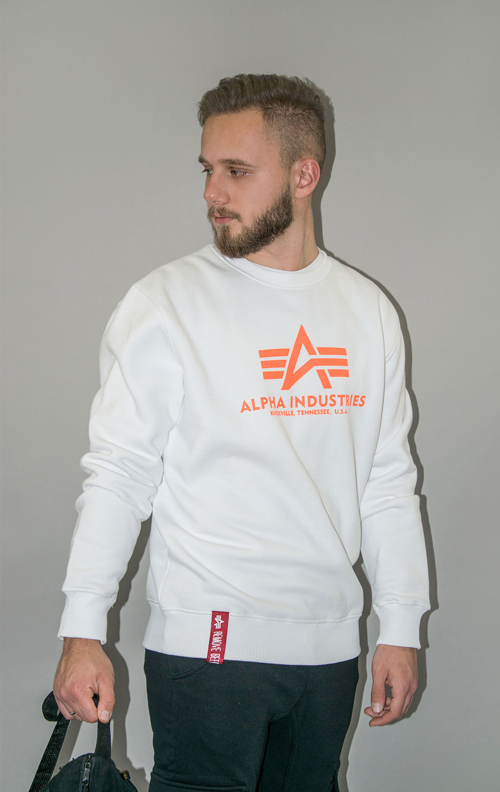 Свитшот ALPHA INDUSTRIES BASIC SWEATER white/neon orange 