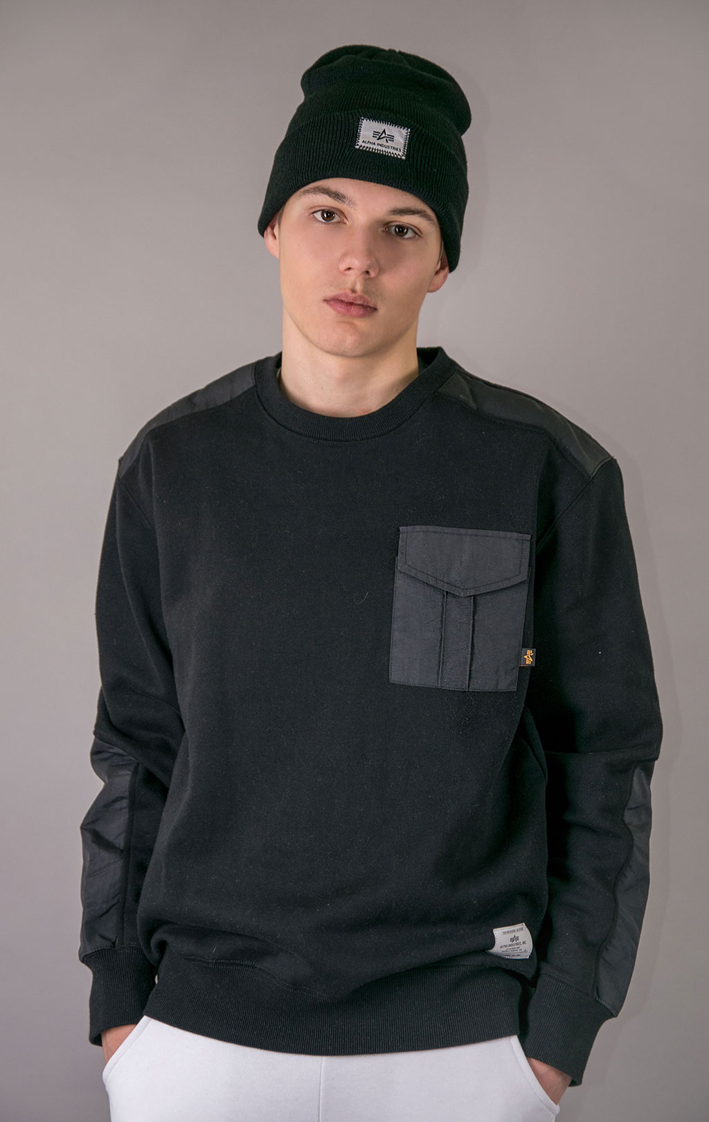 Свитшот ALPHA INDUSTRIES POCKET CREWNECK FW 22/23 black 