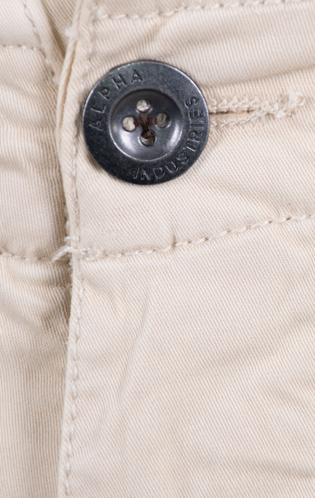 Шорты карго ALPHA INDUSTRIES CREW SHORT PATCH vintage white 