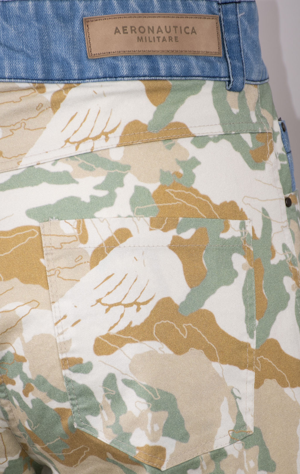 Женские брюки-карго AERONAUTICA MILITARE SS 24/TN camouflage naturale/salvia (PA 1595) 