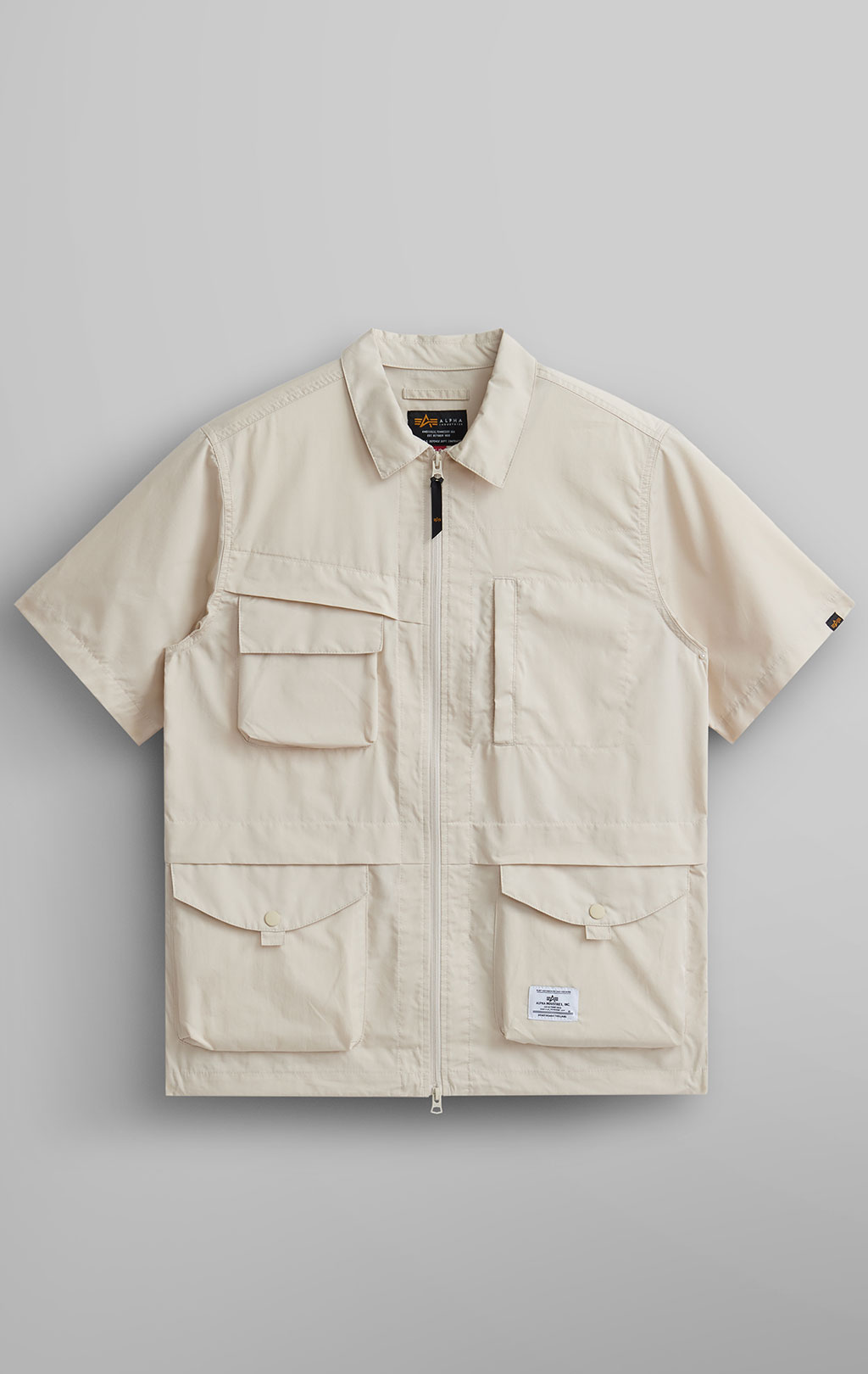 Ветровка-рубашка ALPHA INDUSTRIES SHORT SLEEVE MULTI POCKET ZIPPERED SHIRT JACKET SS 24 m limestone 