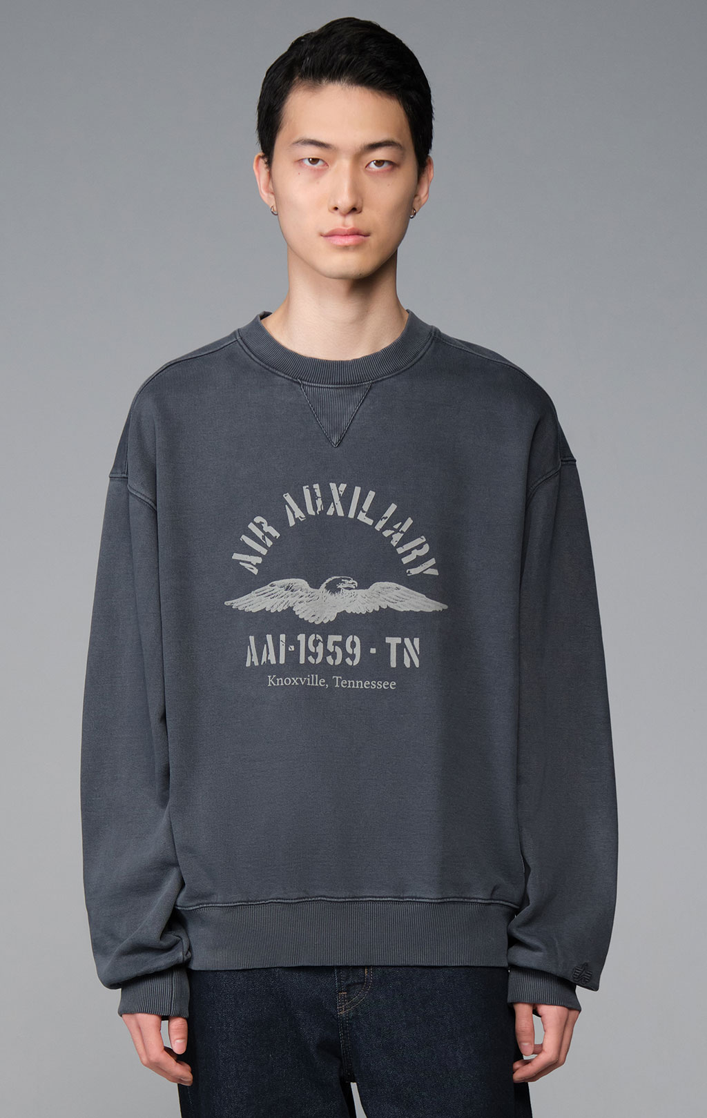 Свитшот ALPHA INDUSTRIES ESSENTIAL CREW RELAXED FIT SWEATHIRT (AIR AUX) FW 26/27 black 