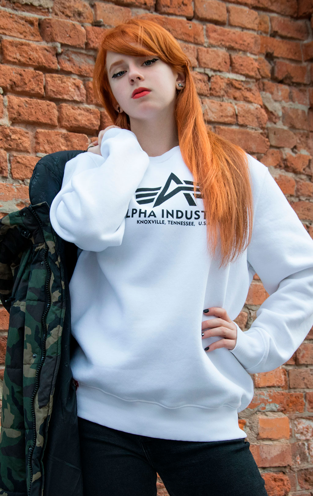 Женский свитшот ALPHA INDUSTRIES NEW BASIC SWEATER white 