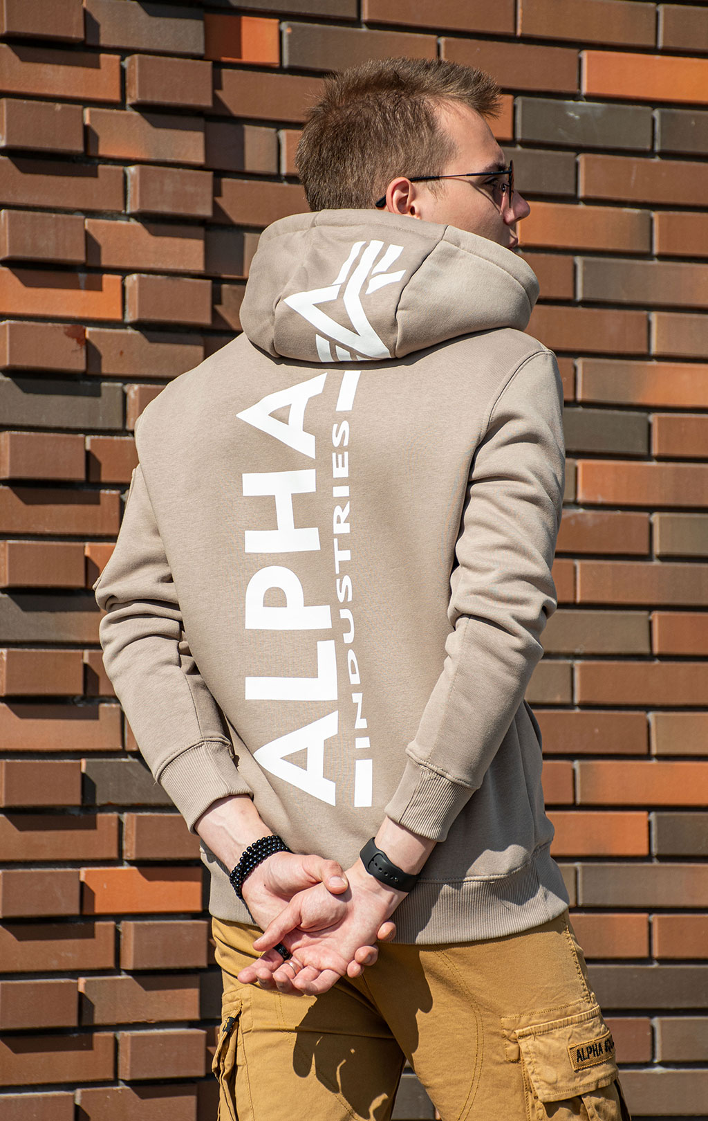 Толстовка ALPHA INDUSTRIES BACK PRINT HOODY vintage sand 