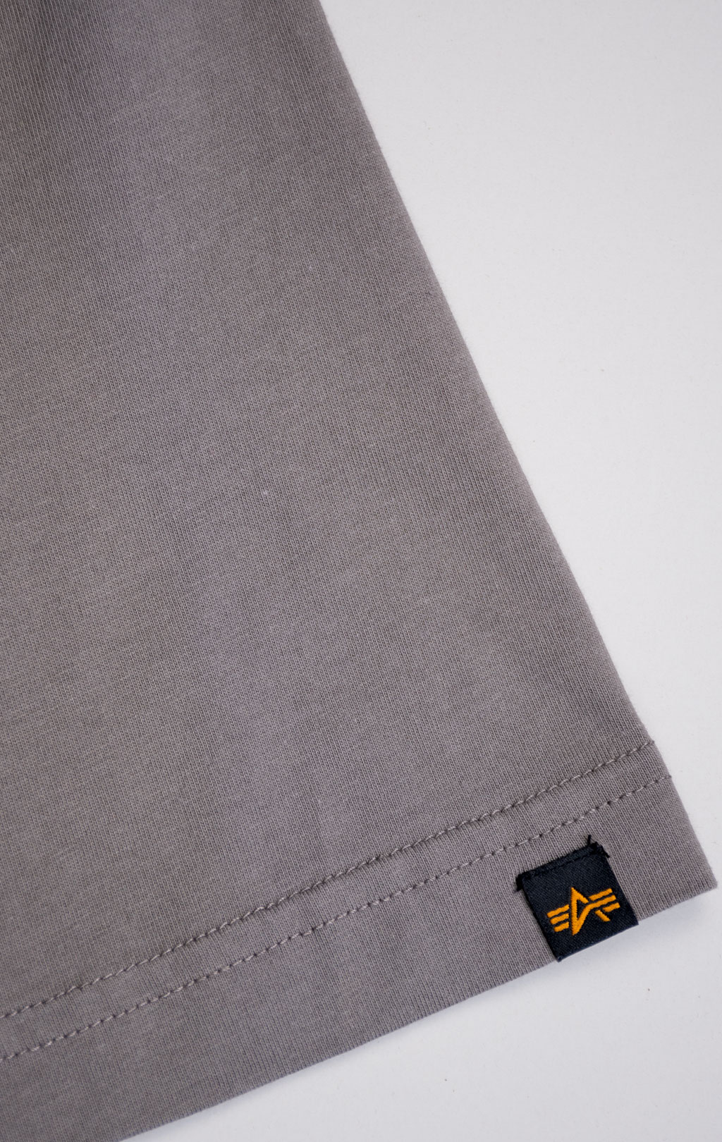 Футболка ALPHA INDUSTRIES ALPHA GRADIENT TEE SS 24 aircraft gray 