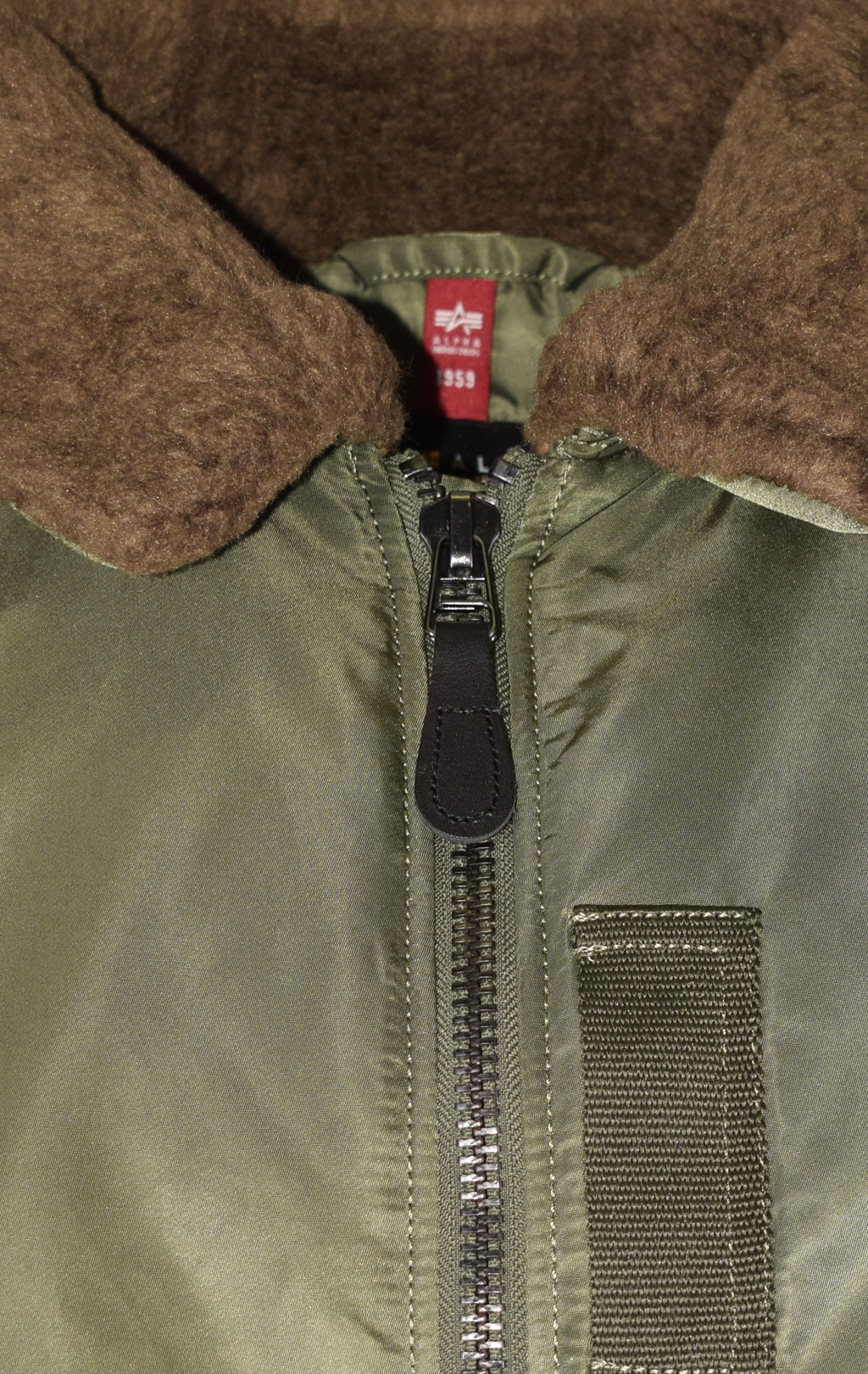 Куртка летная ALPHA INDUSTRIES CLASSIC B-15 FW 22/23 m sage 