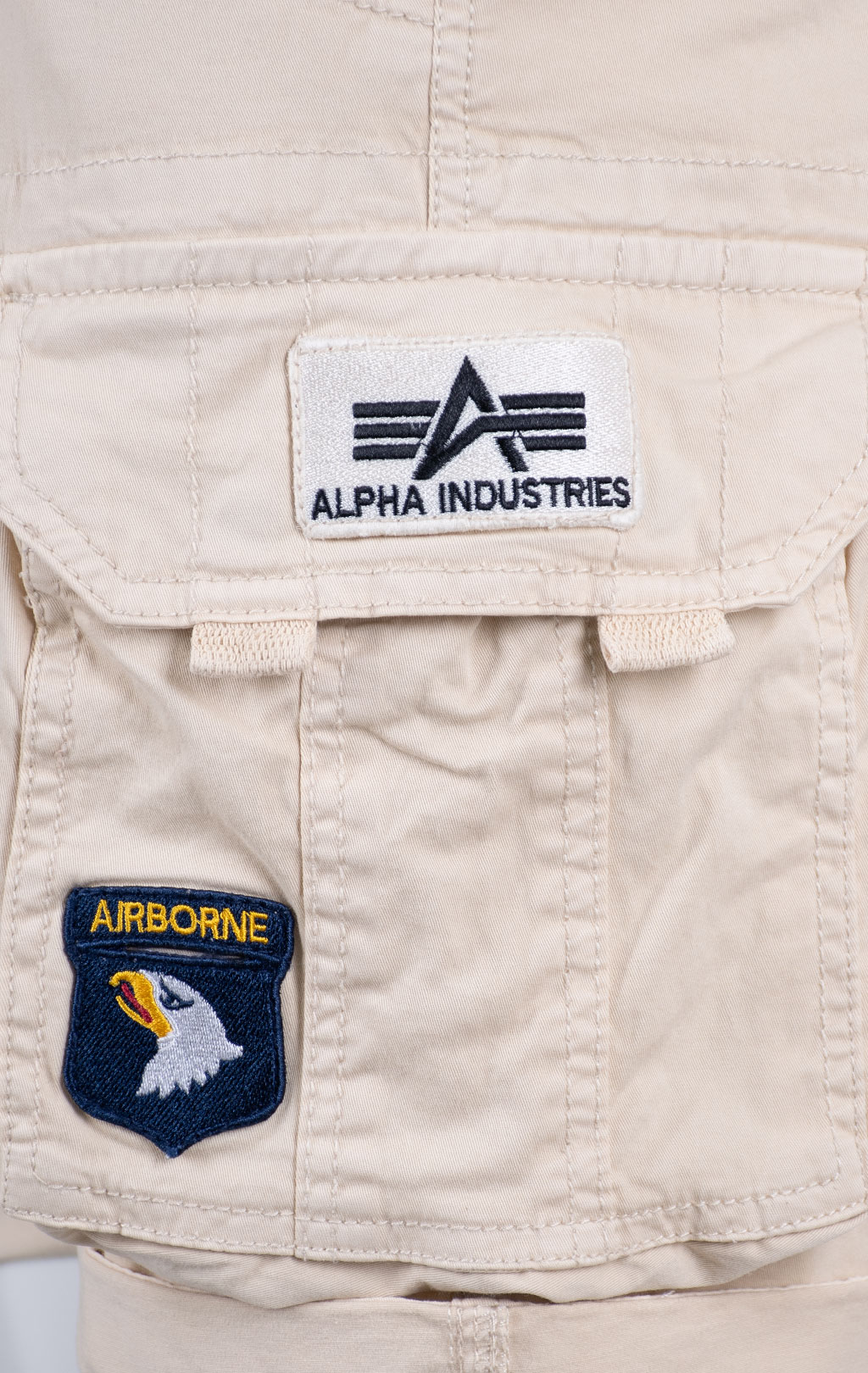 Шорты карго ALPHA INDUSTRIES CREW SHORT PATCH vintage white 