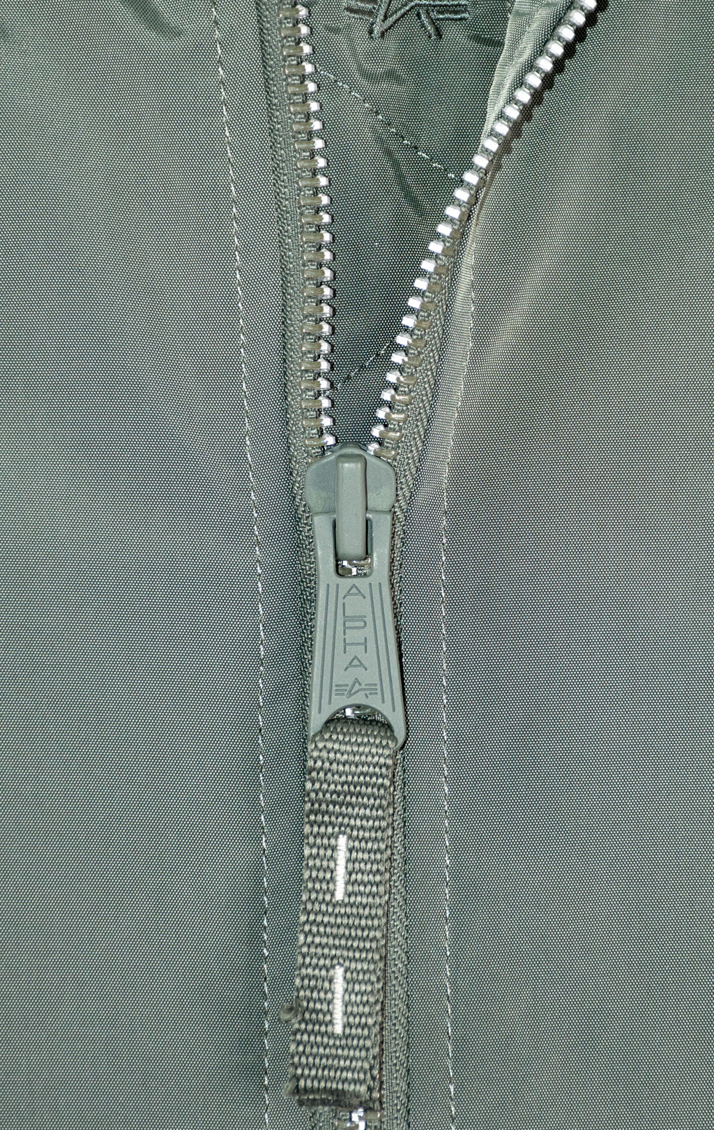 Ветровка-бомбер лётная ALPHA INDUSTRIES TT HOOD CUSTOM MA-1 vintage green 