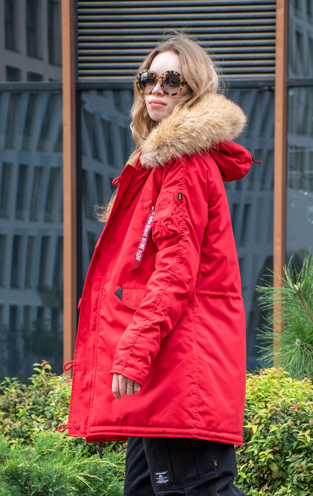 Женская аляска ALPHA INDUSTRIES EXPLORER натур. мех red speed 