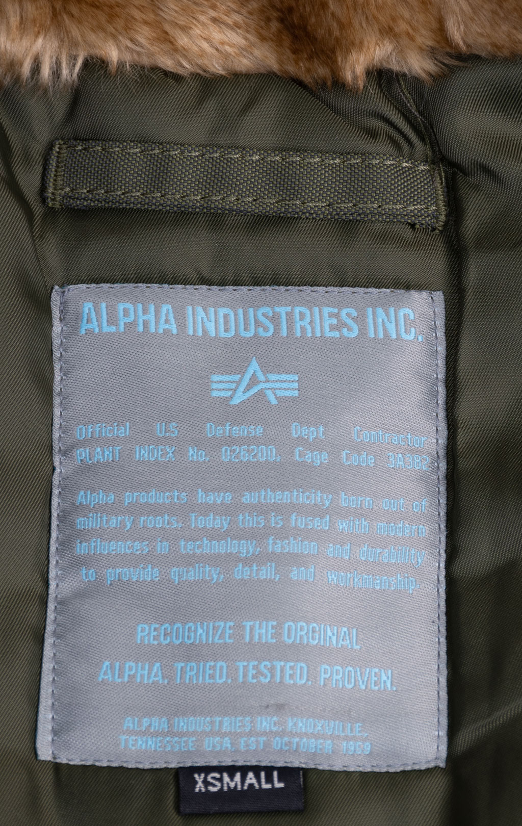 Женская аляска ALPHA INDUSTRIES POLAR натур. мех dark green 