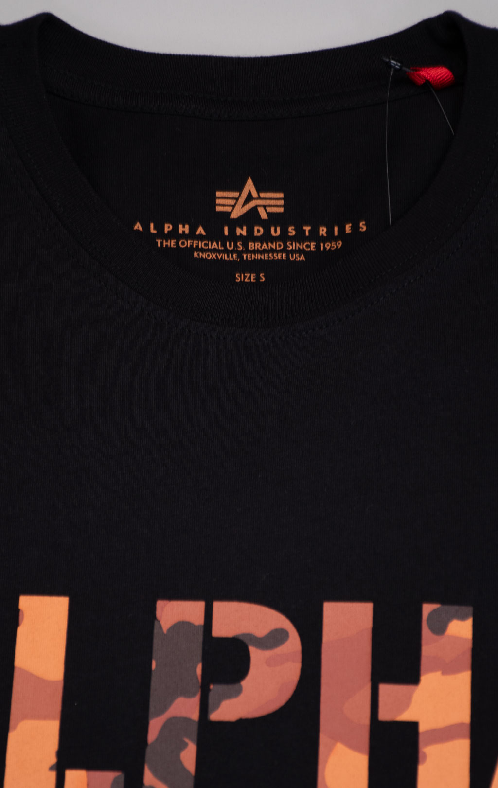 Футболка ALPHA INDUSTRIES CAMO PRINT black/orange 