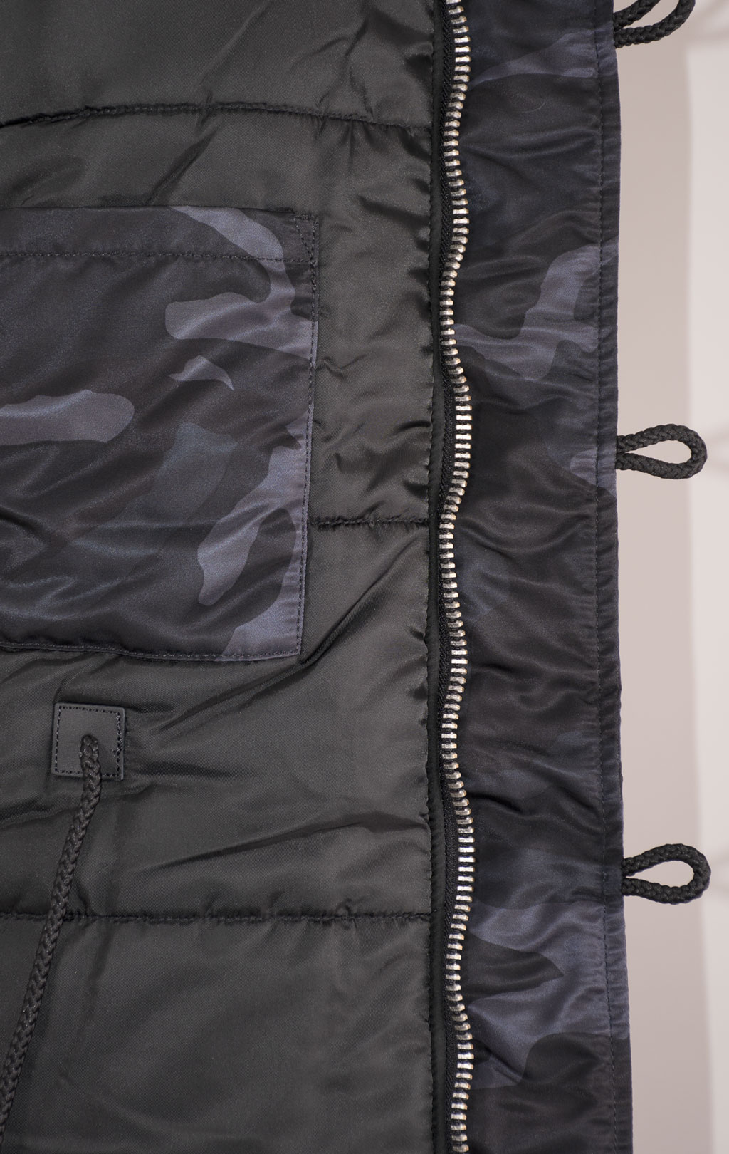 Аляска ALPHA INDUSTRIES SLIM FIT N-3B FW 21/22 m black woodland camo 