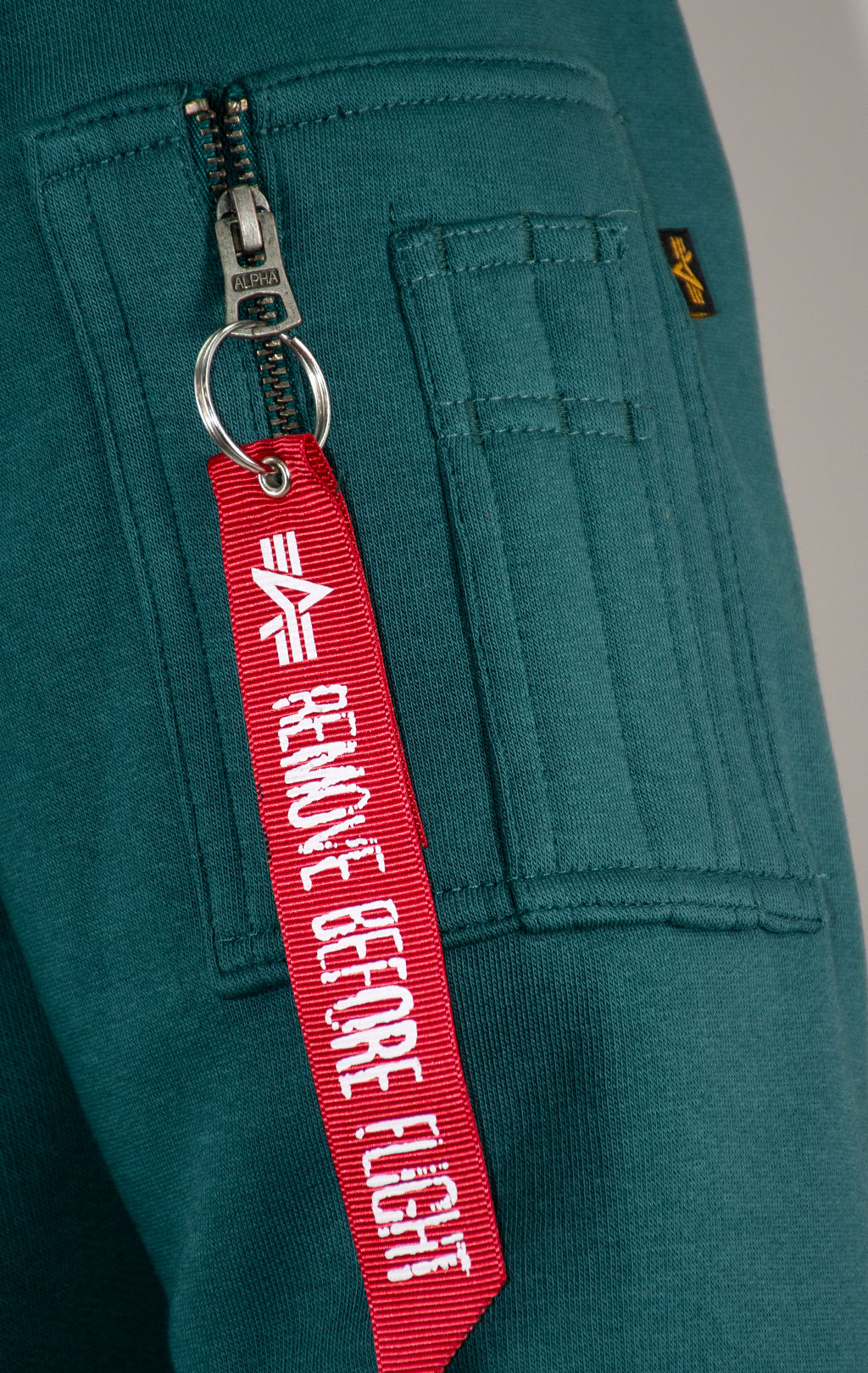 Толстовка ALPHA INDUSTRIES RED STRIPE HOODY force green 