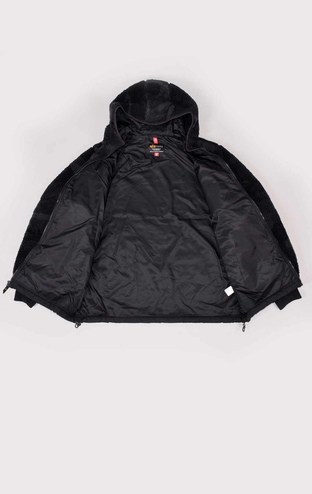 Куртка ALPHA INDUSTRIES HOODED SHERPA UTILITY JACKET FW 21/22 m black woodland camo 