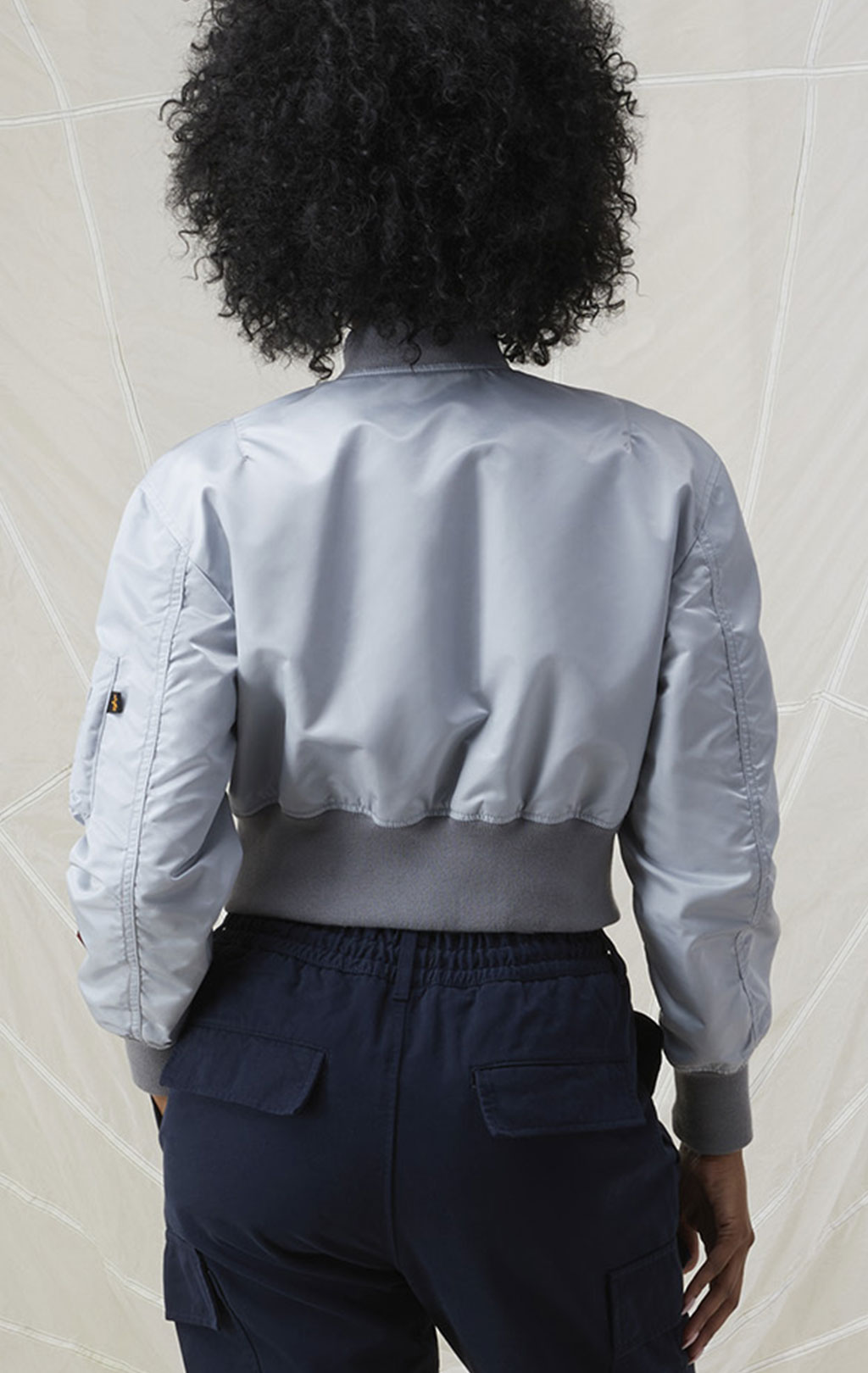 Женская ветровка-бомбер ALPHA INDUSTRIES CROPPED GEN-II FLIGHT JACKET L-2B SS 23 m blue grey 