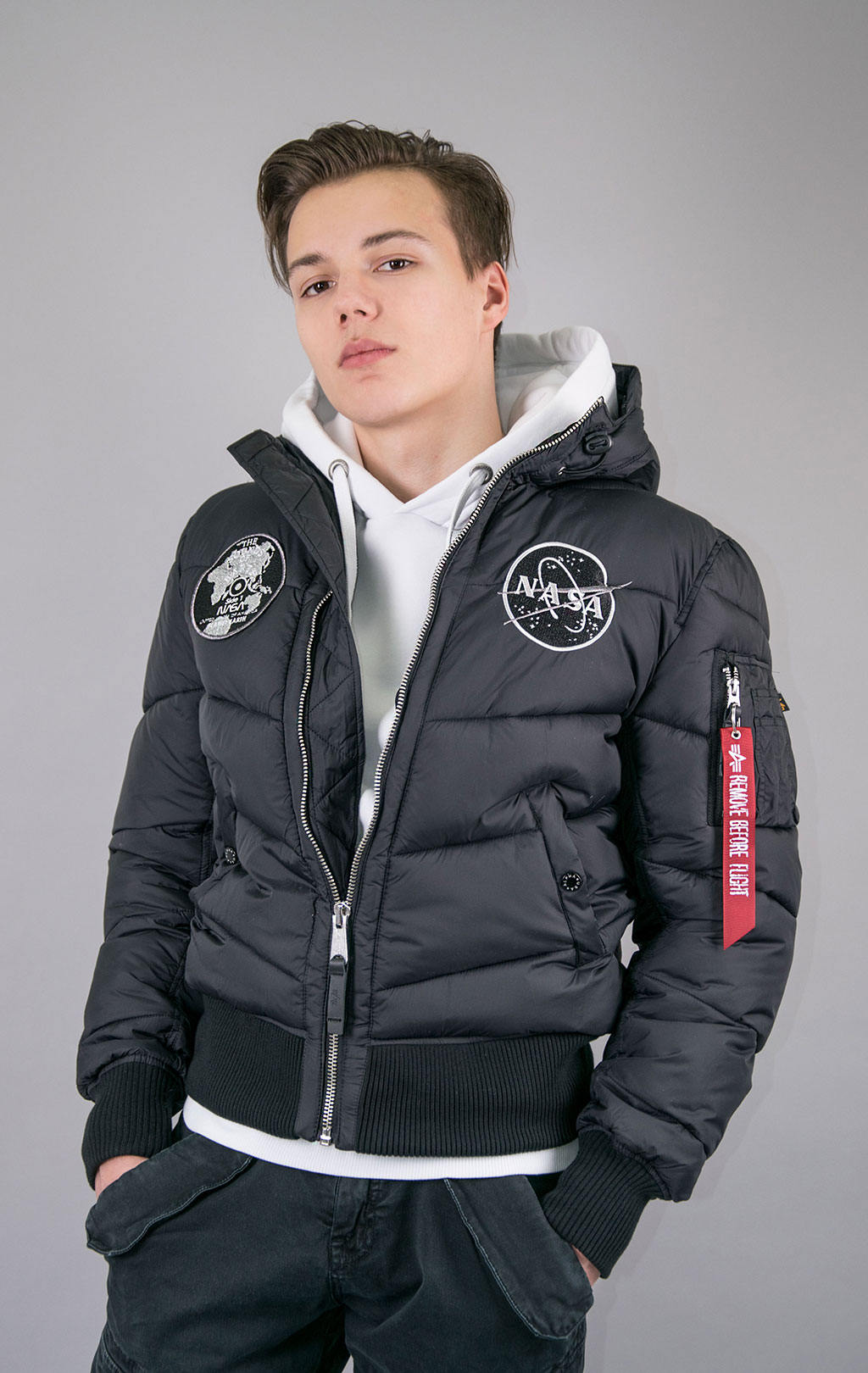 Куртка ALPHA INDUSTRIES HOODED PUFFER NASA VOYAGER FD black 