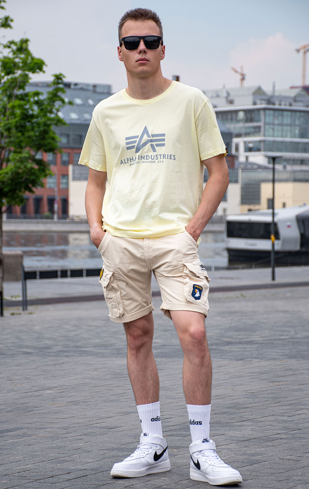 Шорты карго ALPHA INDUSTRIES CREW SHORT PATCH vintage white 