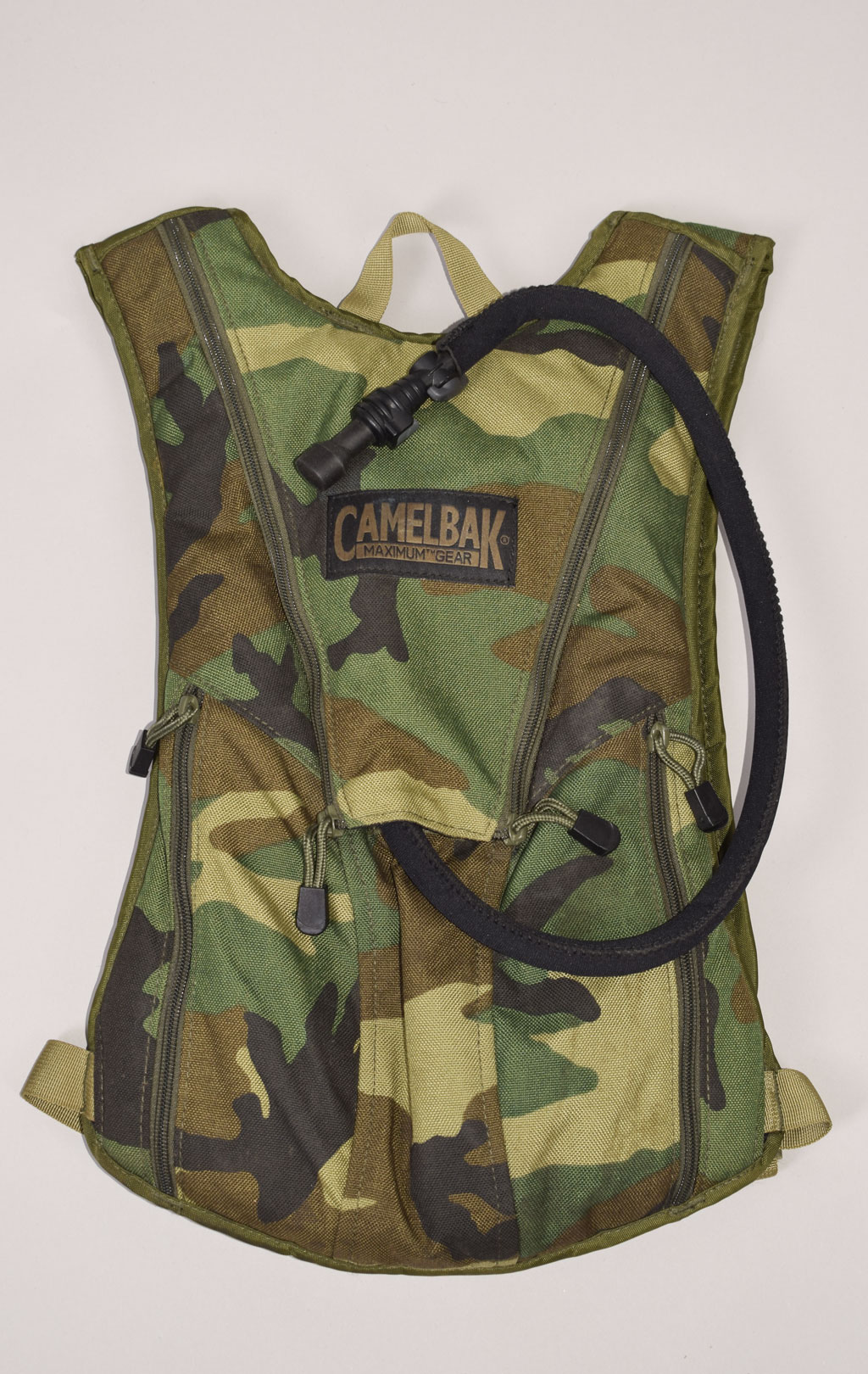 Питьевая система армейская CamelBak на молнии, горловина под клапаном, 3L camo woodland б/у 