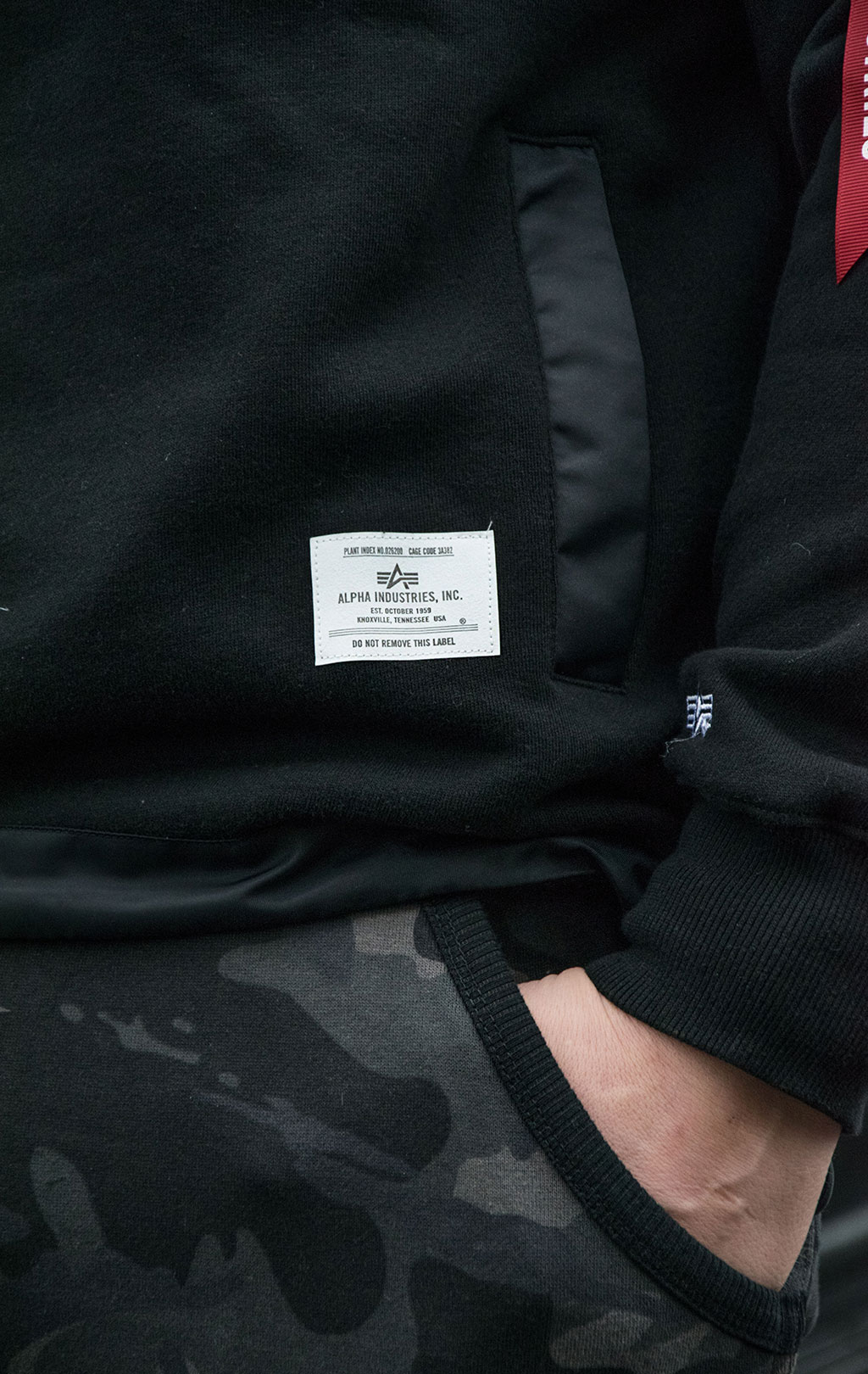 Толстовка ALPHA INDUSTRIES NYLON UTILITY HOODIE FW 21/22 black 