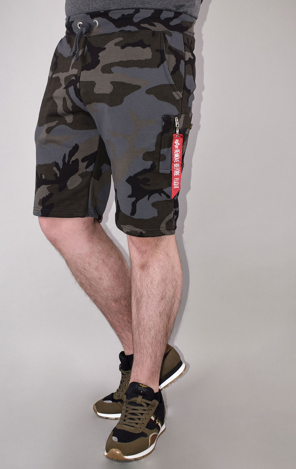 Шорты трикотажные ALPHA INDUSTRIES X-FIT CARGO SHORT black camo 