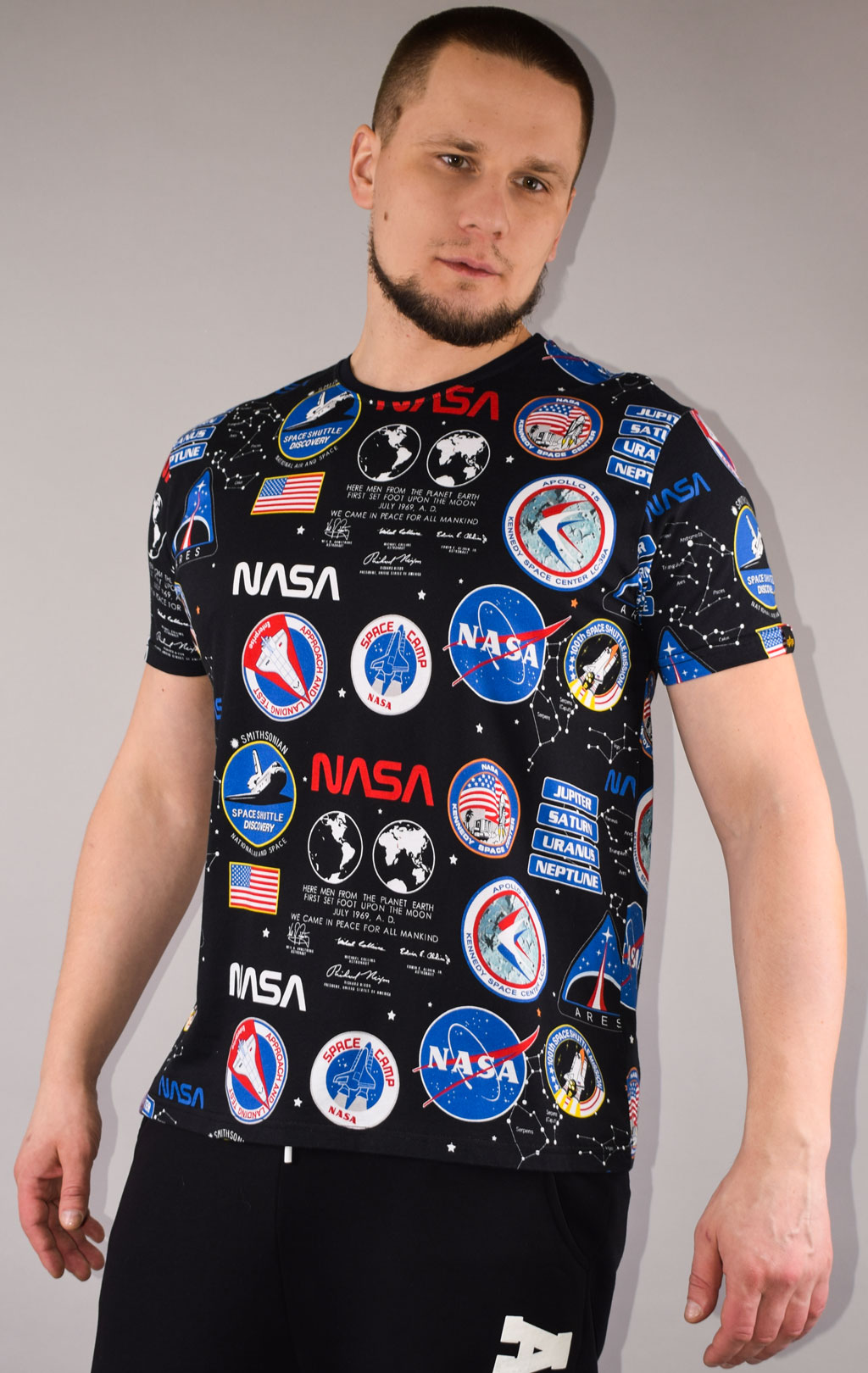 Футболка ALPHA INDUSTRIES NASA AOP black 