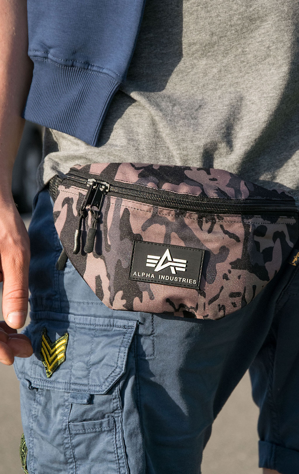 Сумка поясная ALPHA INDUSTRIES RUBBER PRINT WAIST BAG black camo 