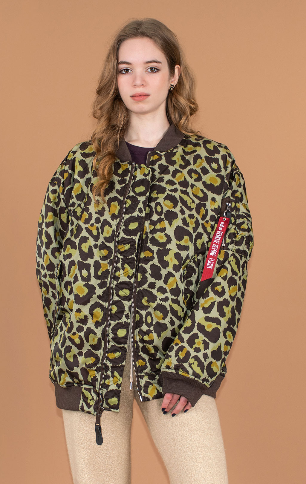 Женская куртка-бомбер лётная ALPHA INDUSTRIES CORE CAMO MA-1 olive leo camo 