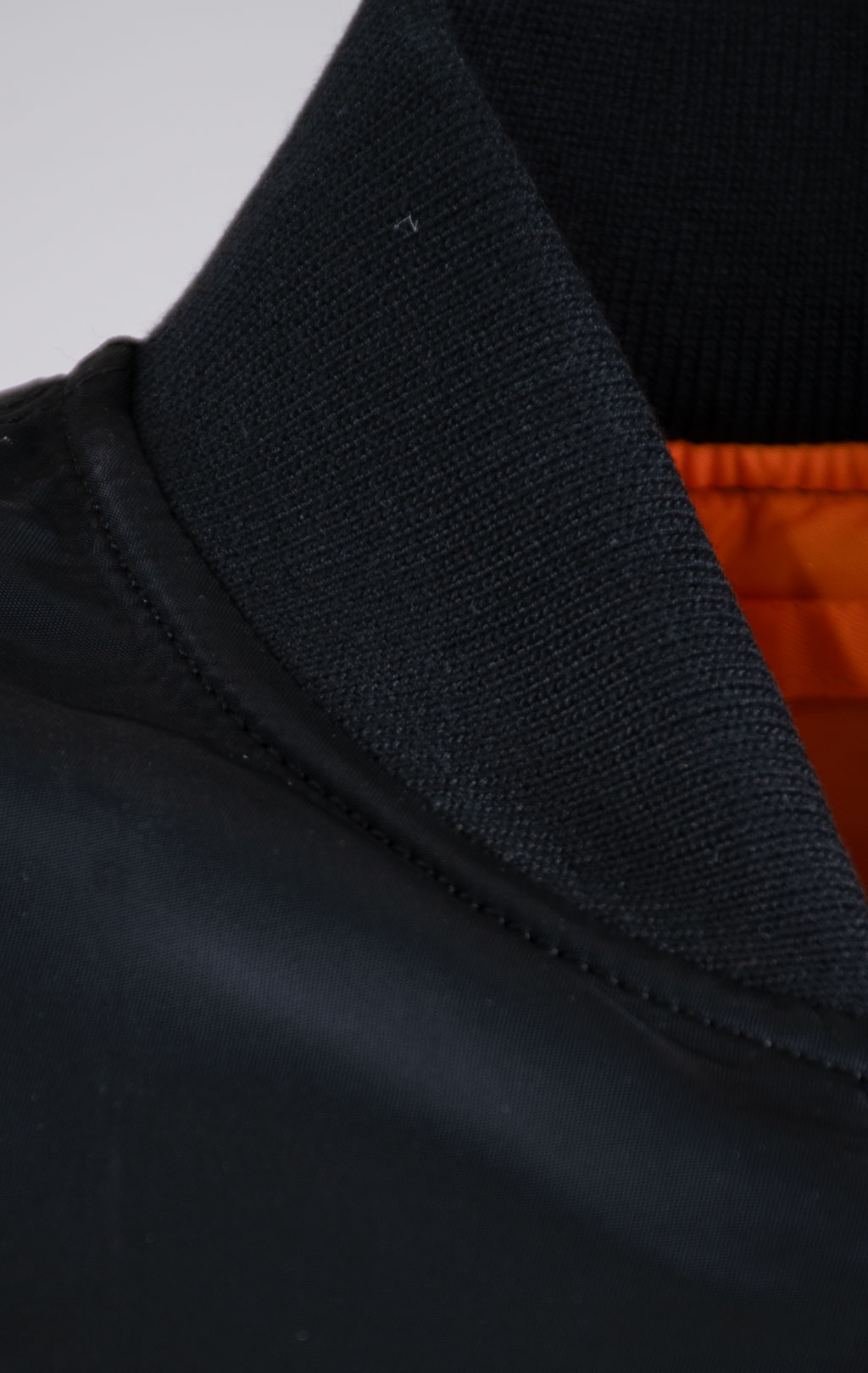 Бомбер ALPHA INDUSTRIES MA-1 HERITAGE FIT FLIGHT JACKET FW 26/27 black 