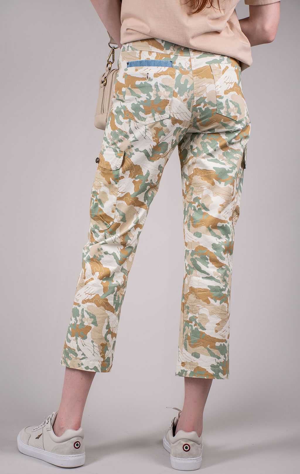 Женские брюки-карго AERONAUTICA MILITARE SS 24/TN camouflage naturale/salvia (PA 1595) 