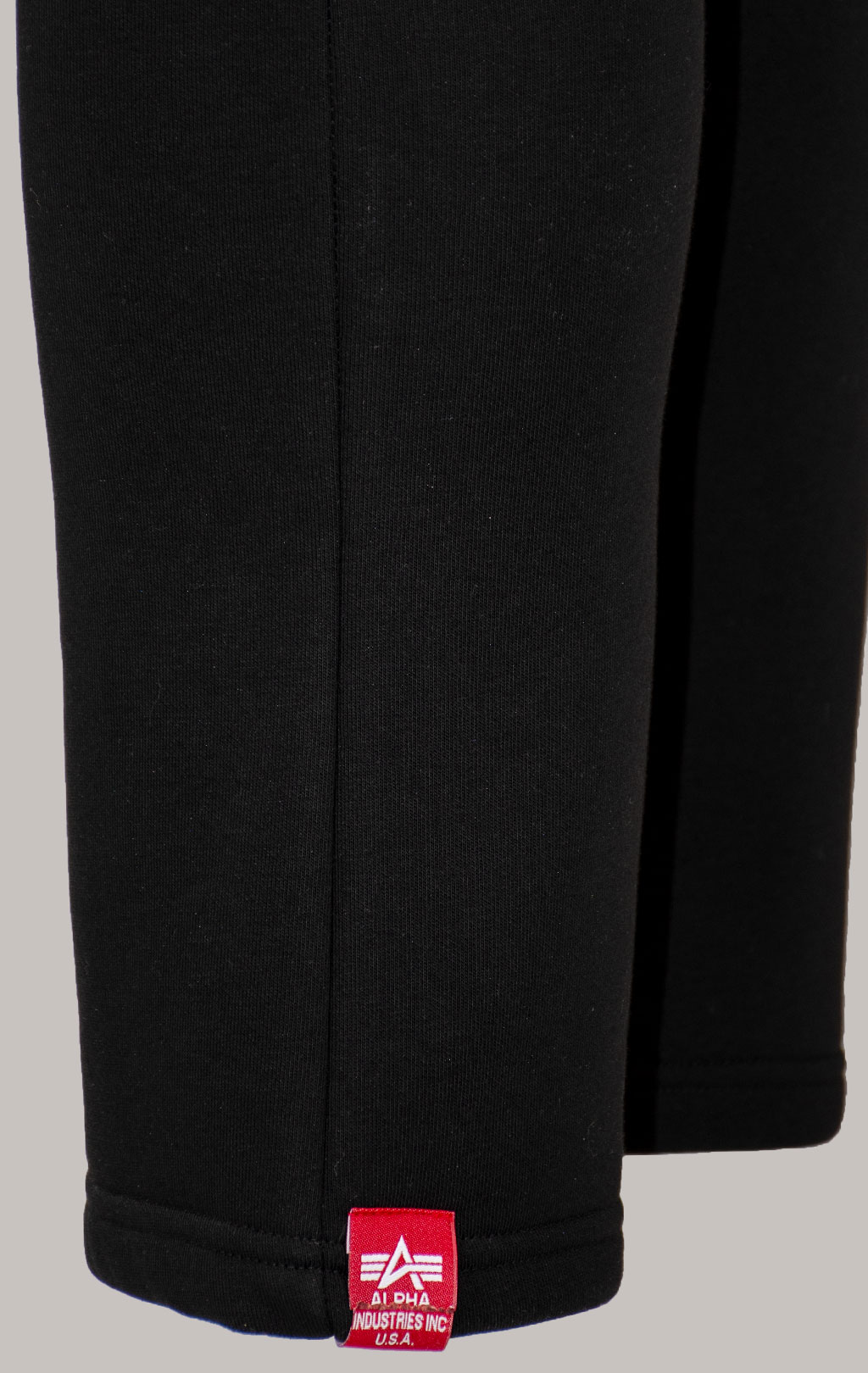 Брюки спортивные джоггеры ALPHA INDUSTRIES EMB JOGGER black 