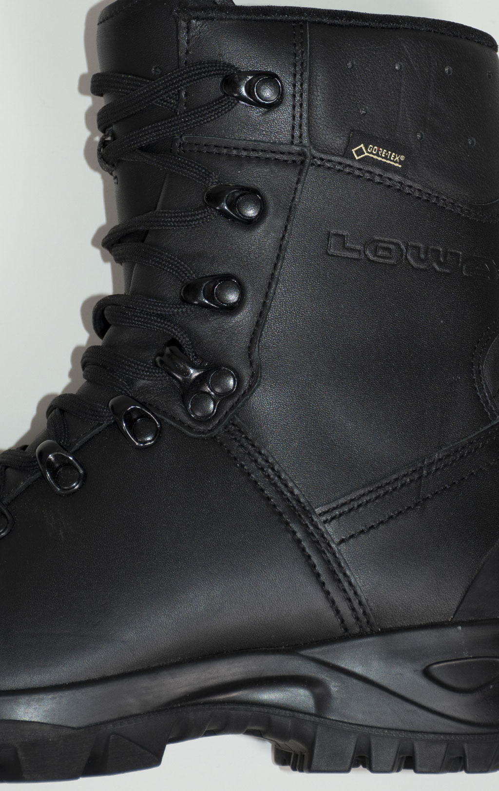 Ботинки-берцы LOWA Gore-Tex black 