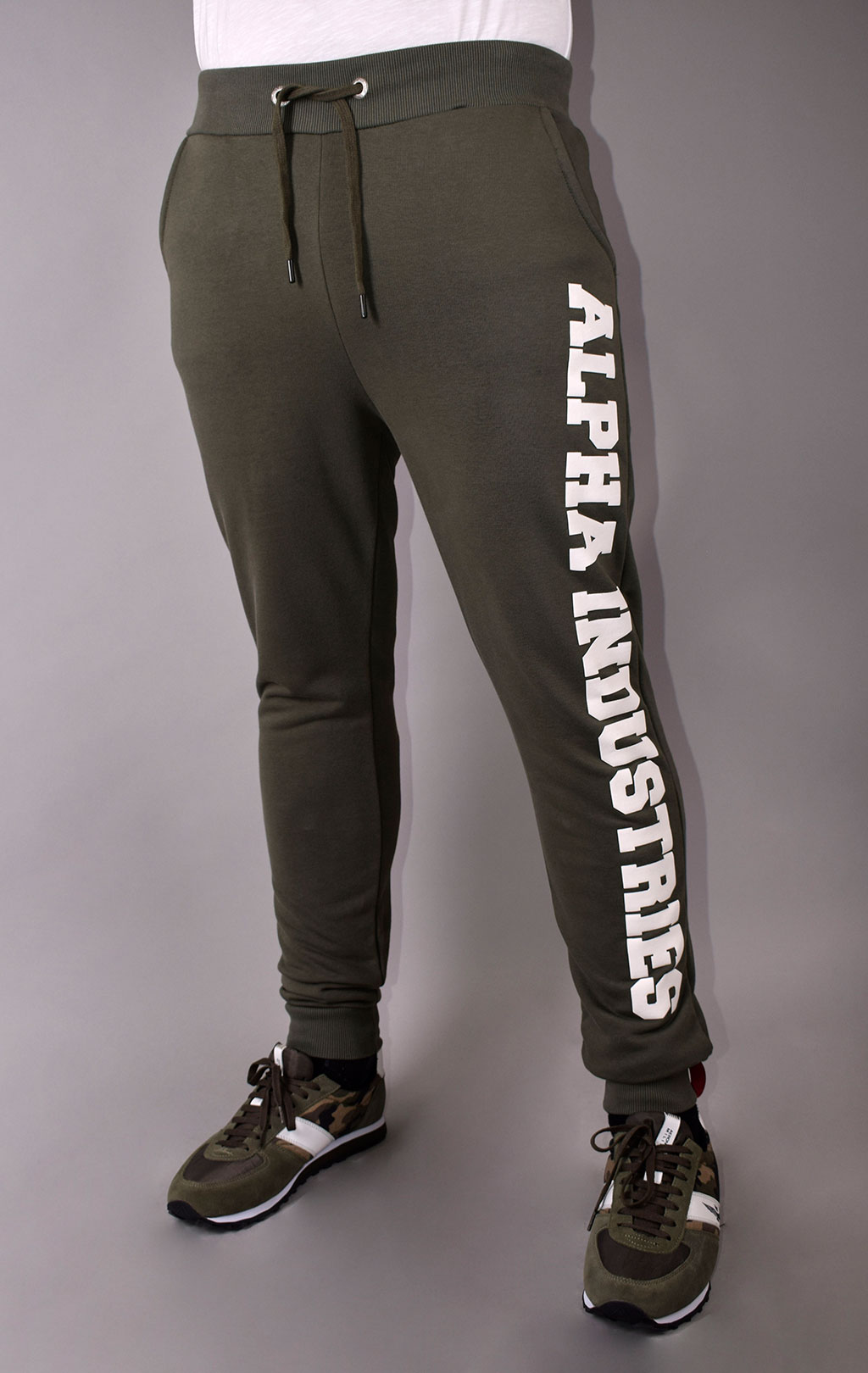 Брюки спортивные джоггеры ALPHA INDUSTRIES BIG LETTERS JOGGER dark olive 