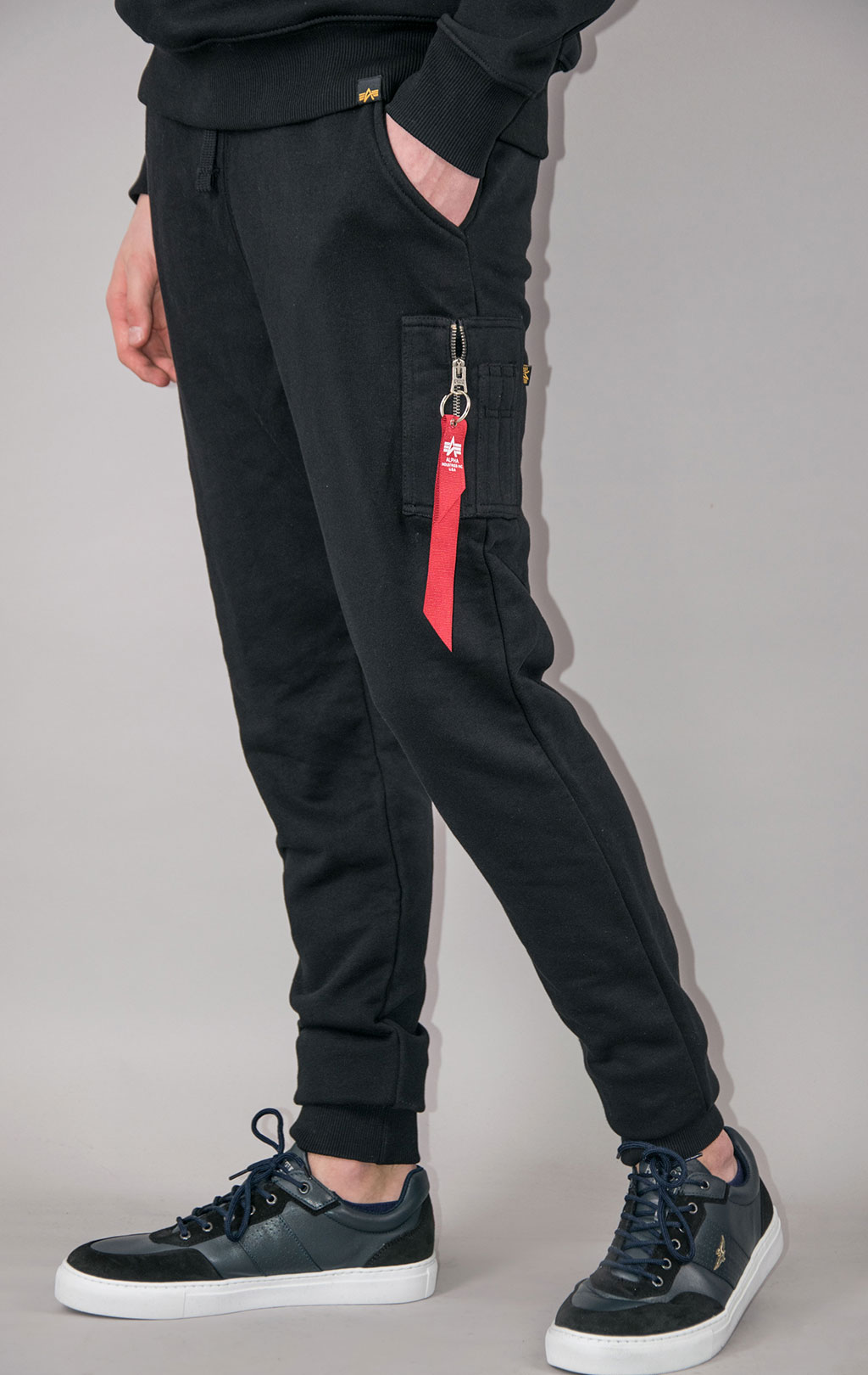 Брюки спортивные джоггеры ALPHA INDUSTRIES X-FIT SLIM CARGO black 