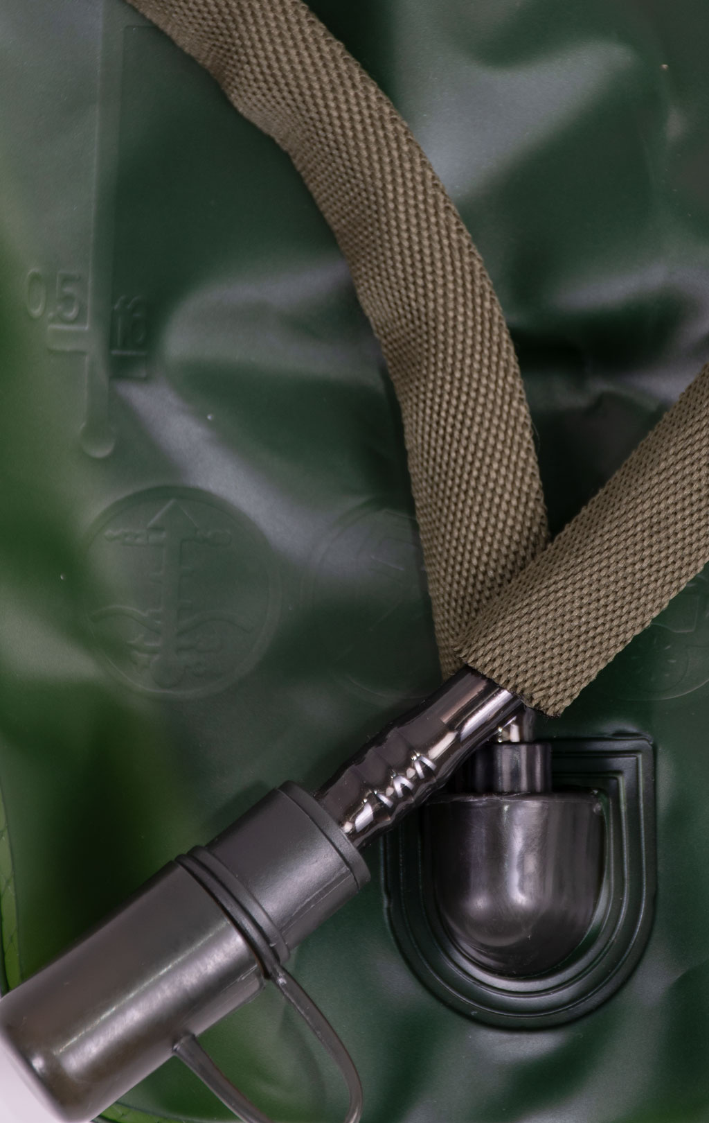 Питьевая система Hausheng горловина снаружи, 3L camo woodland 