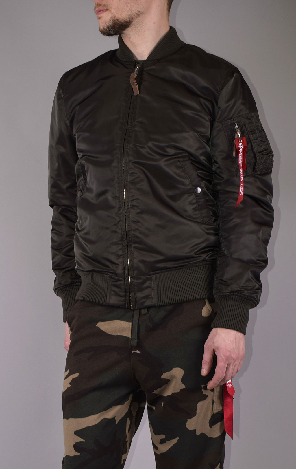 Бомбер ALPHA INDUSTRIES VF 59 LONG MA-1 black/olive 