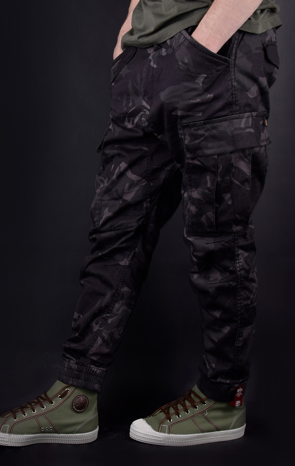 Брюки-карго ALPHA INDUSTRIES AIRMAN black camo 