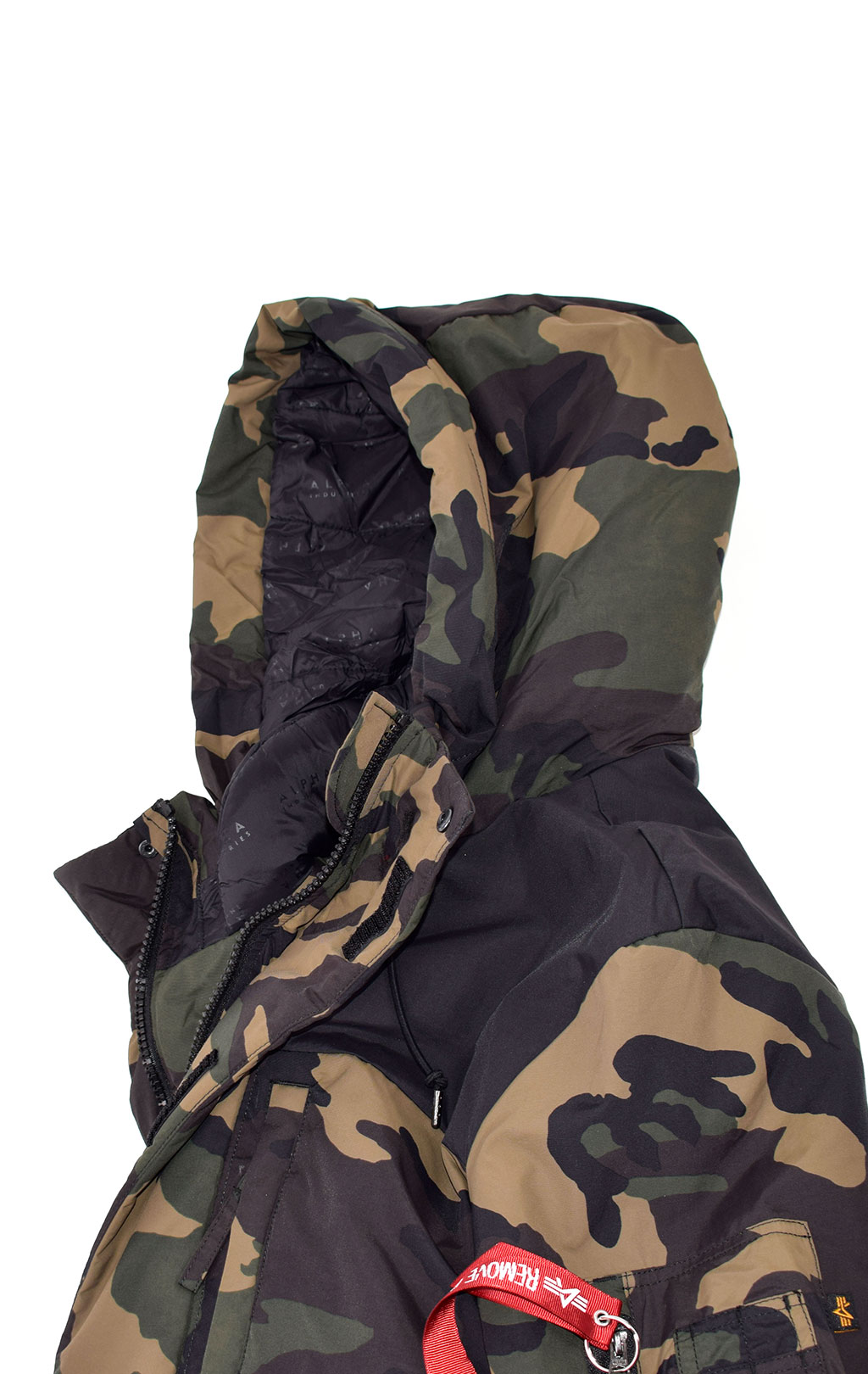 Куртка ALPHA INDUSTRIES AVALANCE PRIMALOFT dark camo woodland 