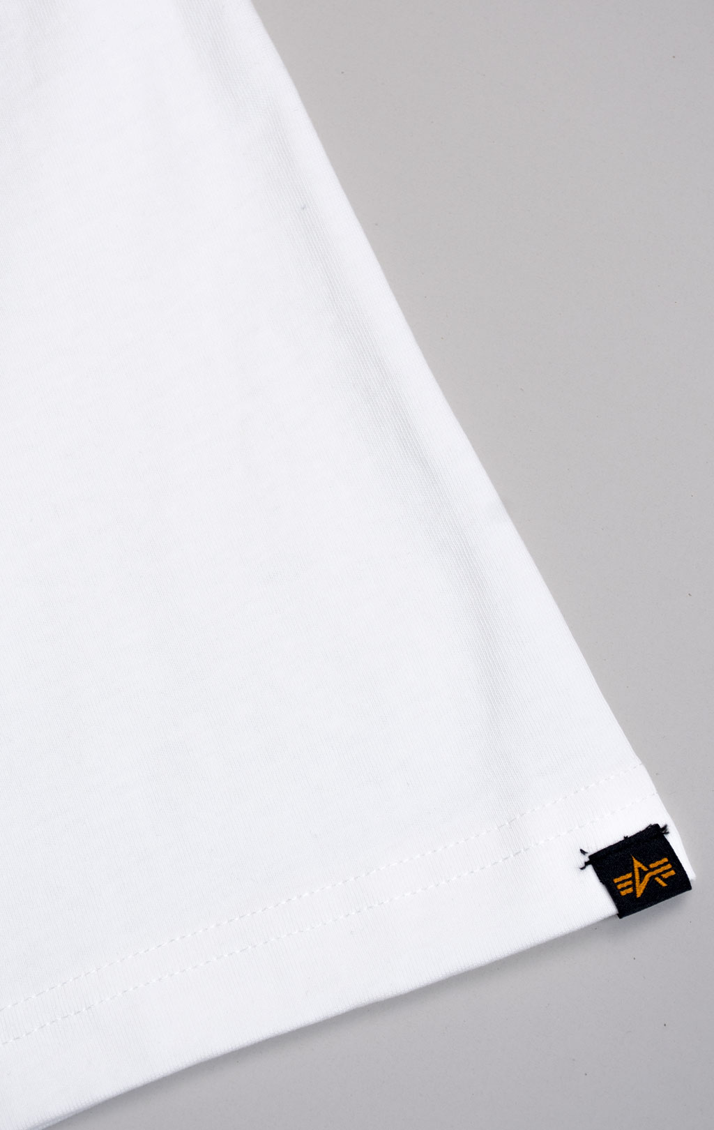 Футболка ALPHA INDUSTRIES NASA COLUMBIA TEE плотная FW 21/22 white 
