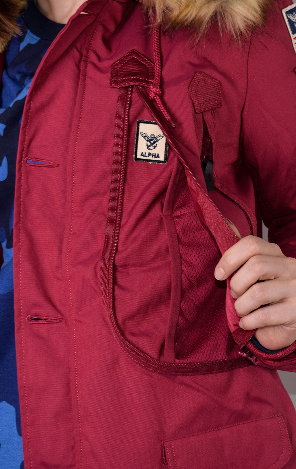 Женская аляска ALPHA INDUSTRIES POLAR major red 