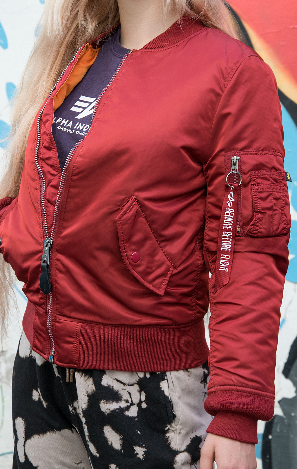 Женский бомбер ALPHA INDUSTRIES MA-1 W red commander 